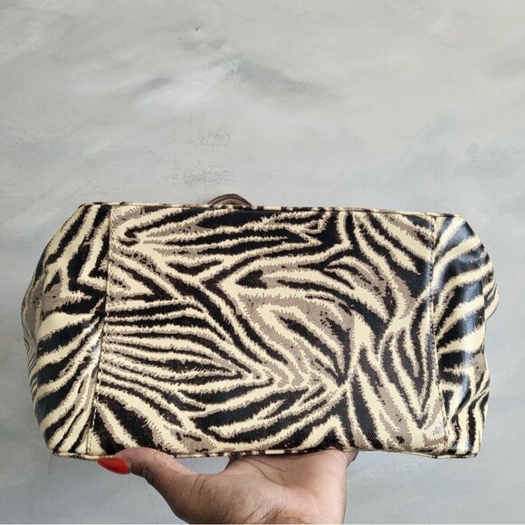 Diane Von Furstenberg Ready To Go Pocket Tote Funky Zebra Bag 17x11x6 DVF - Picture 4 of 12